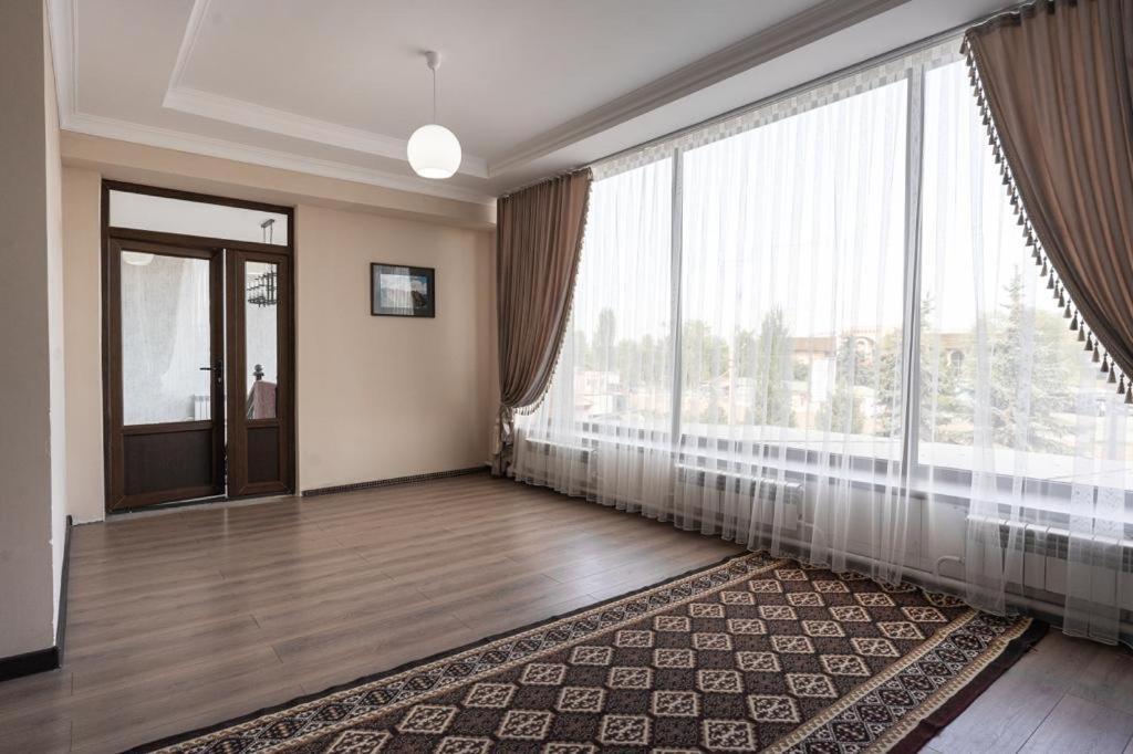 Muras Hotel Каракол Екстер'єр фото