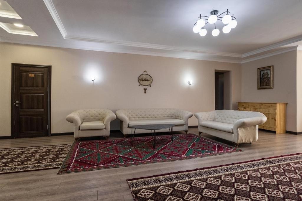 Muras Hotel Каракол Екстер'єр фото